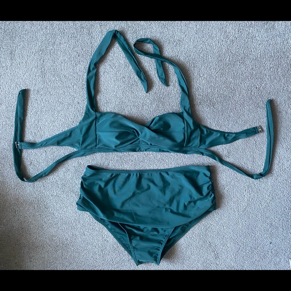 Woman’s Summer 2 Piece Bathing Suit